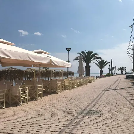 Beach House 50m From The Beach Апартаменты