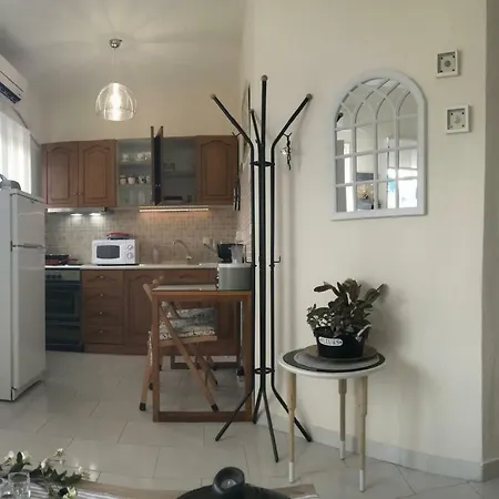 Апартаменты Beach House 50m From The Beach *