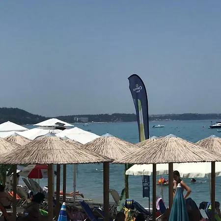 Апартаменты Beach House 50m From The Beach