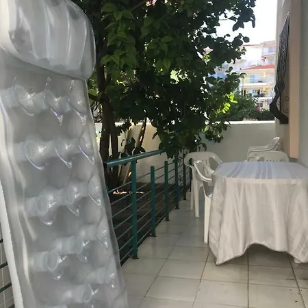 Апартаменты Beach House 50m From The Beach