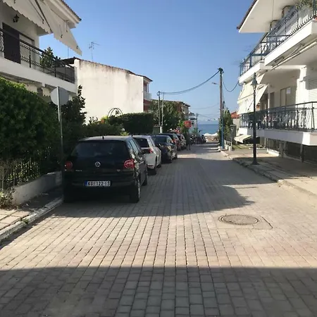 Beach House 50m From The Beach Апартаменты Полихроно