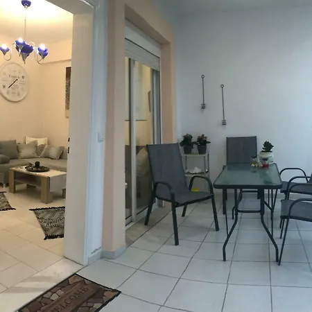 Beach House 50m From The Beach Апартаменты *