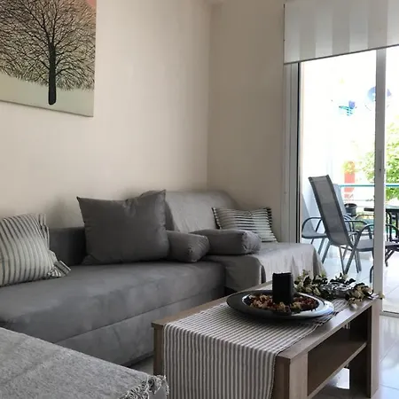 Апартаменты Beach House 50m From The Beach